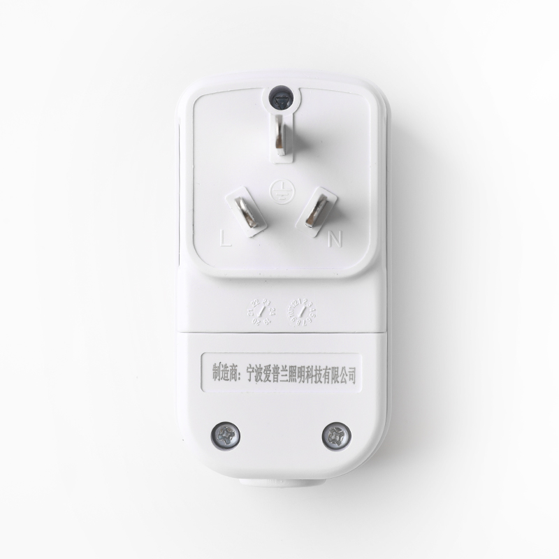 新一體光版漏電保護(hù)插頭